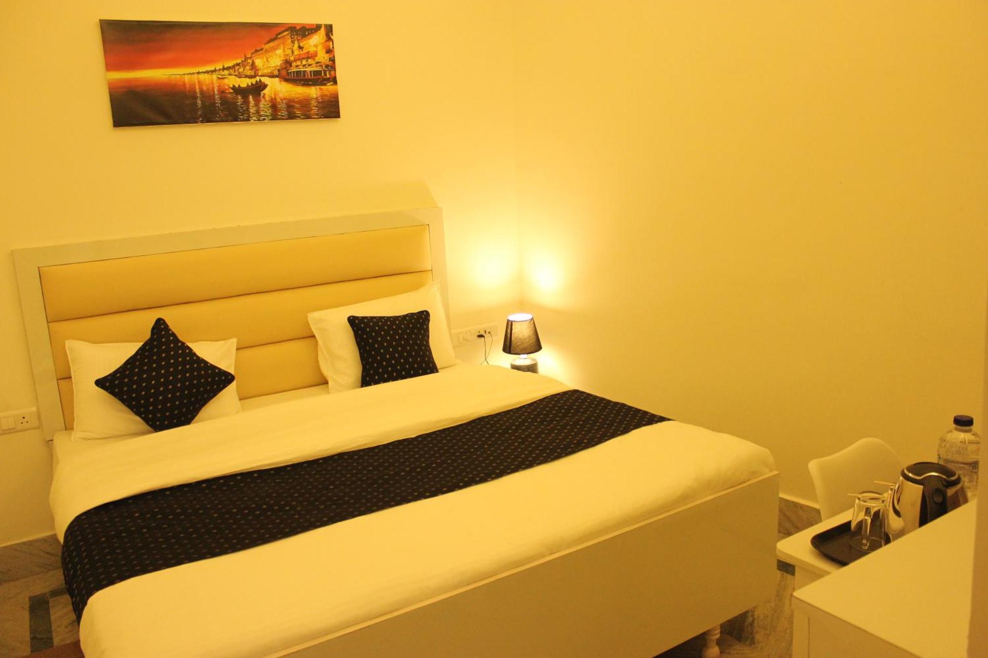 The Nandi International Boutique Homestay Варанаси Экстерьер фото
