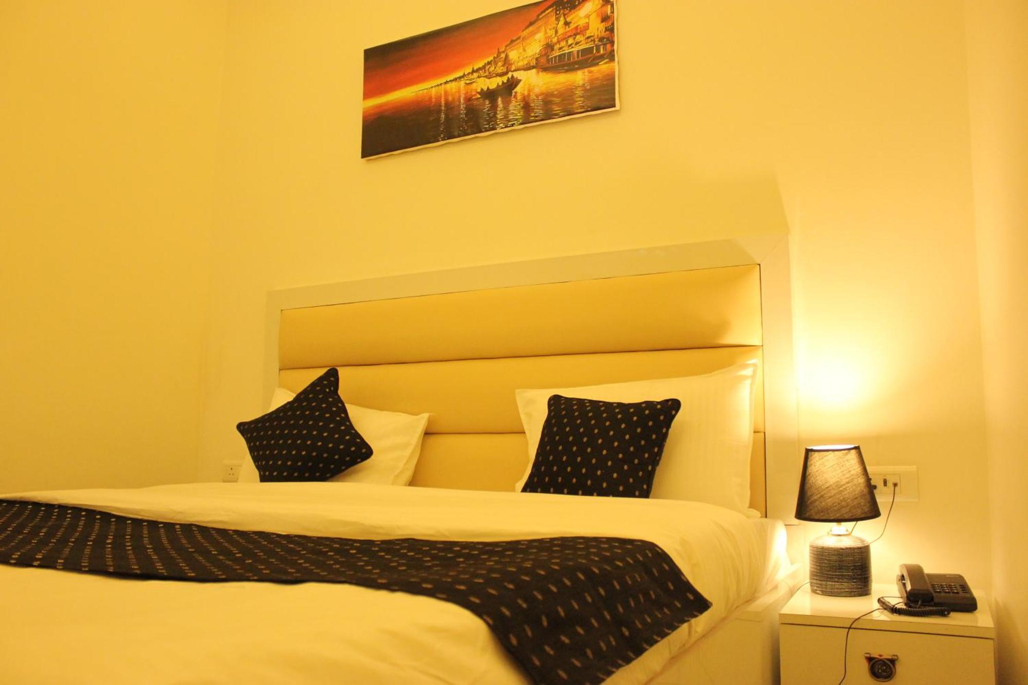 The Nandi International Boutique Homestay Варанаси Экстерьер фото