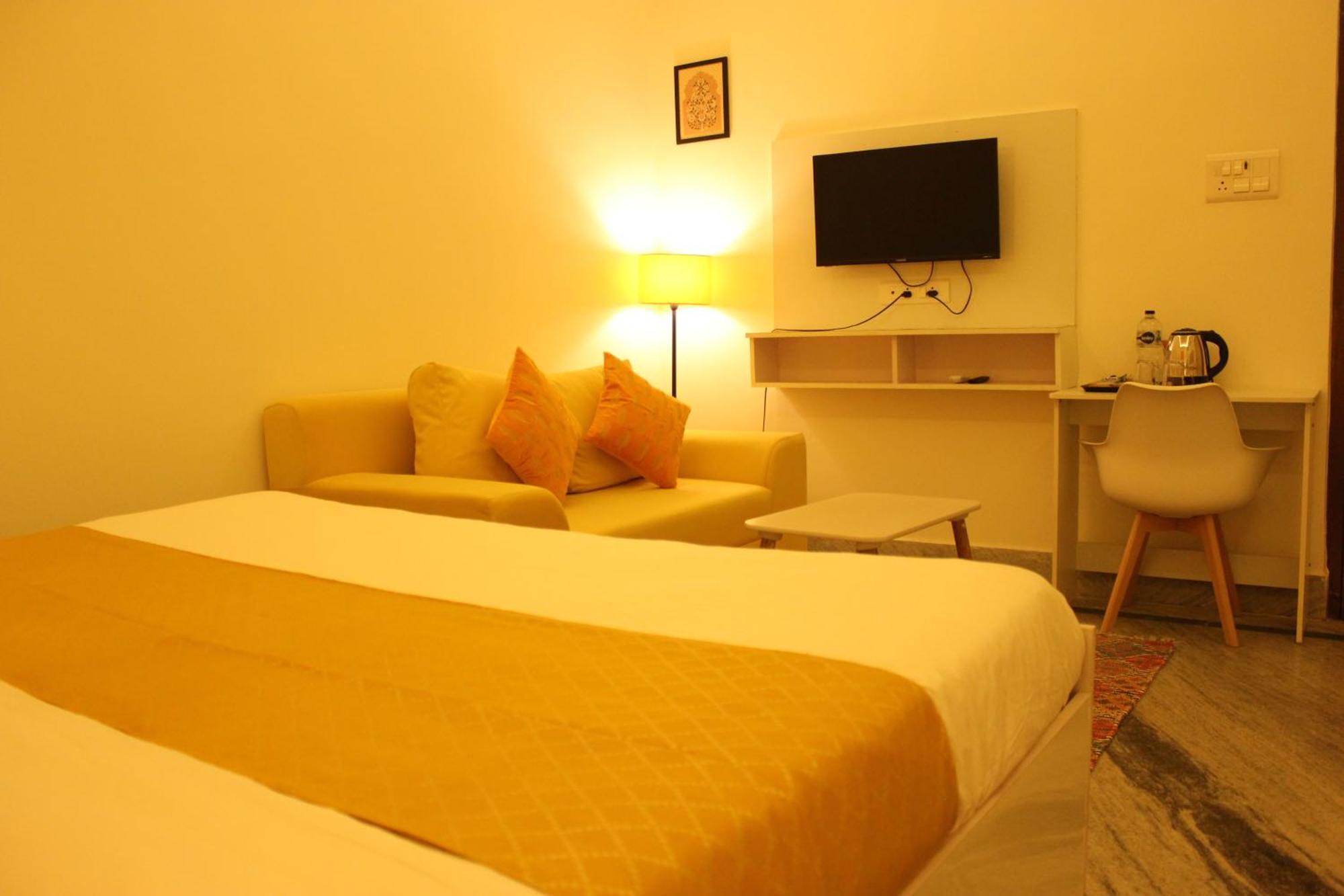The Nandi International Boutique Homestay Варанаси Экстерьер фото