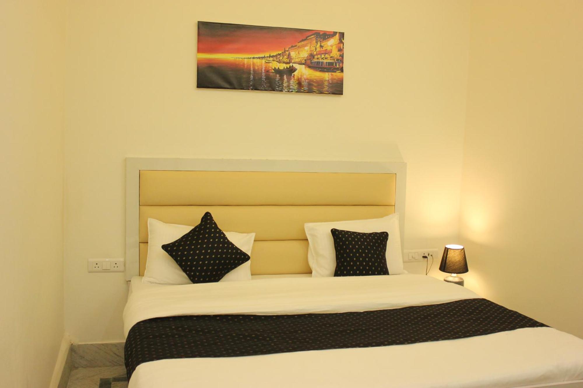 The Nandi International Boutique Homestay Варанаси Экстерьер фото