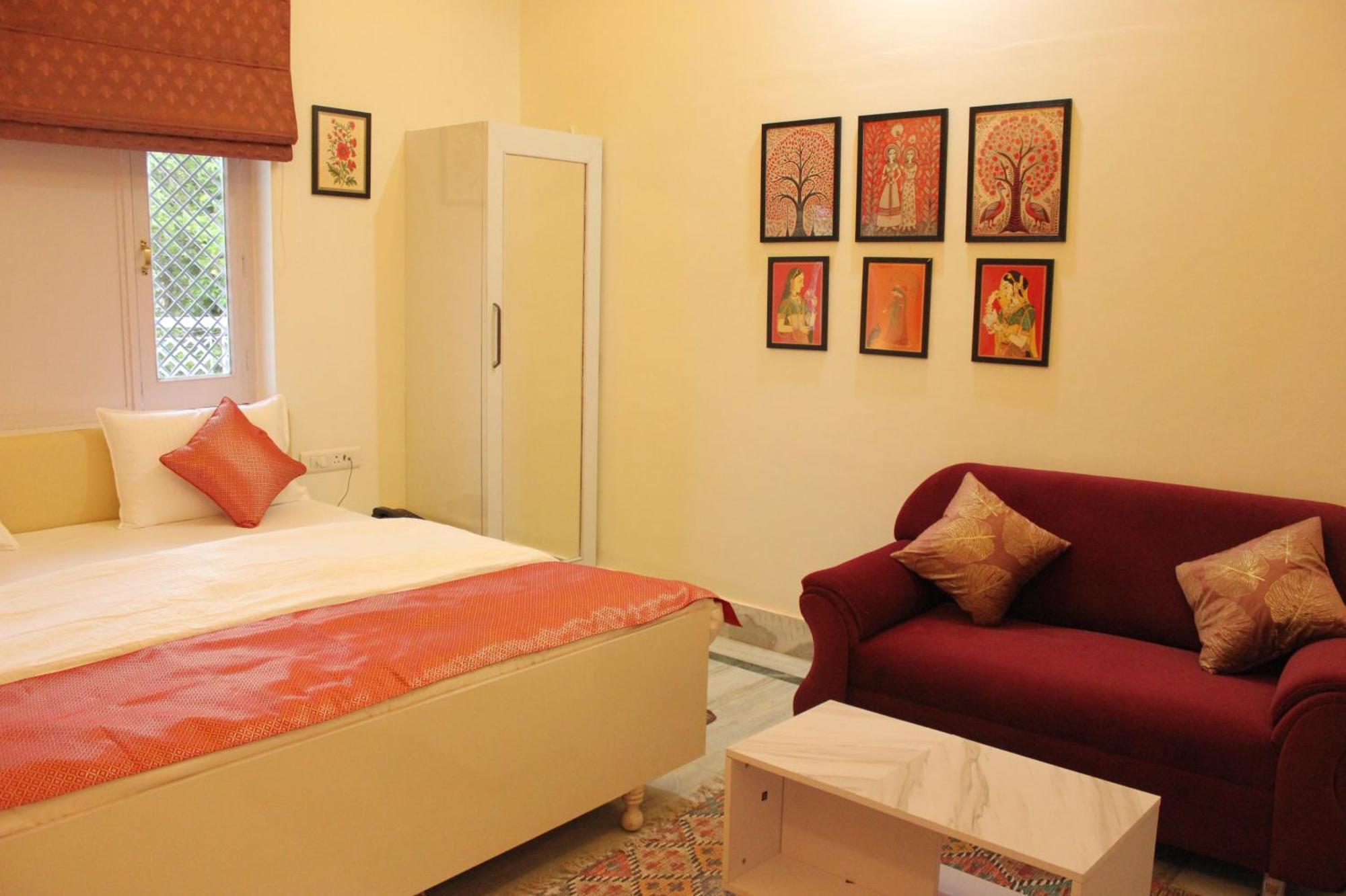 The Nandi International Boutique Homestay Варанаси Экстерьер фото