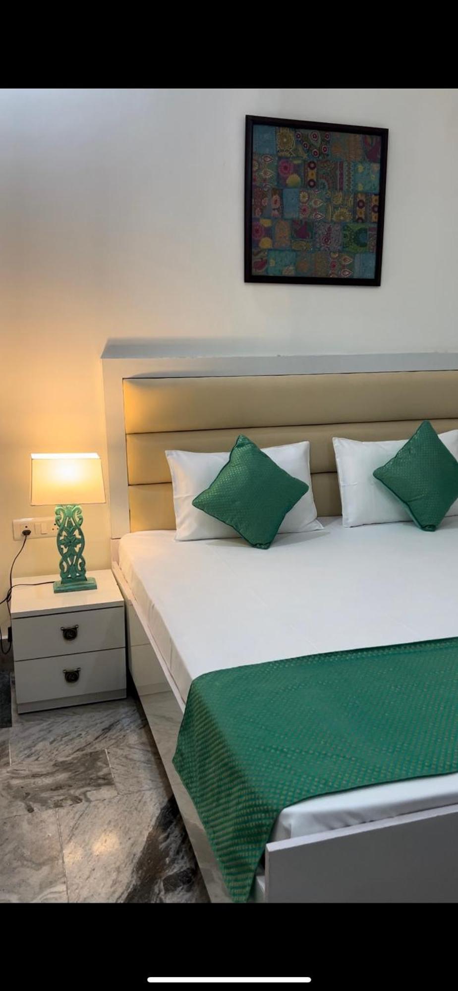The Nandi International Boutique Homestay Варанаси Экстерьер фото
