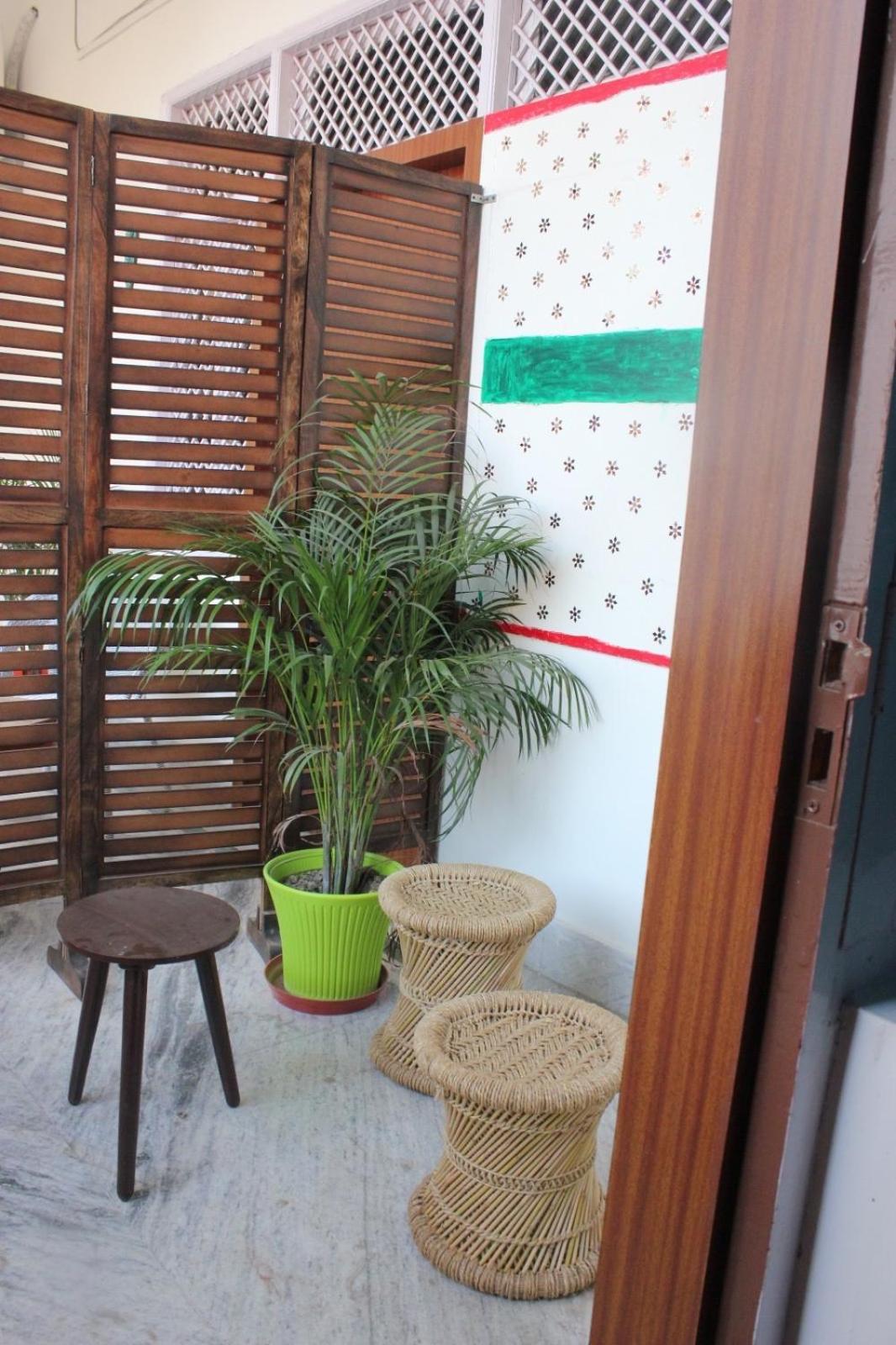The Nandi International Boutique Homestay Варанаси Экстерьер фото