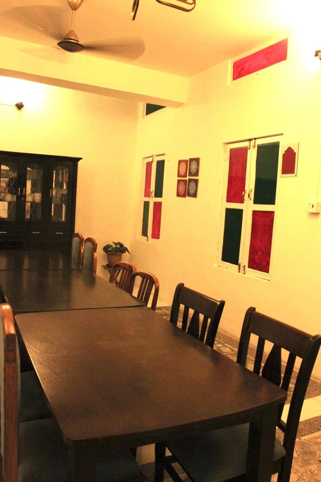 The Nandi International Boutique Homestay Варанаси Экстерьер фото